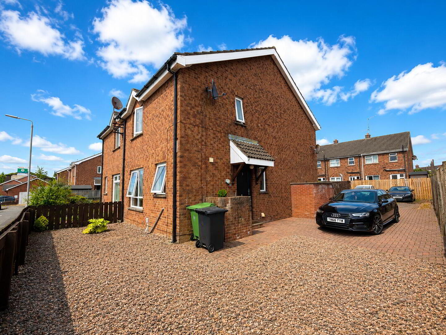 3 Warren Grove 1 of 9