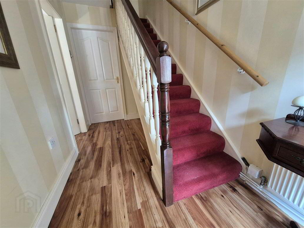 4 Laurel Court 3 of 16