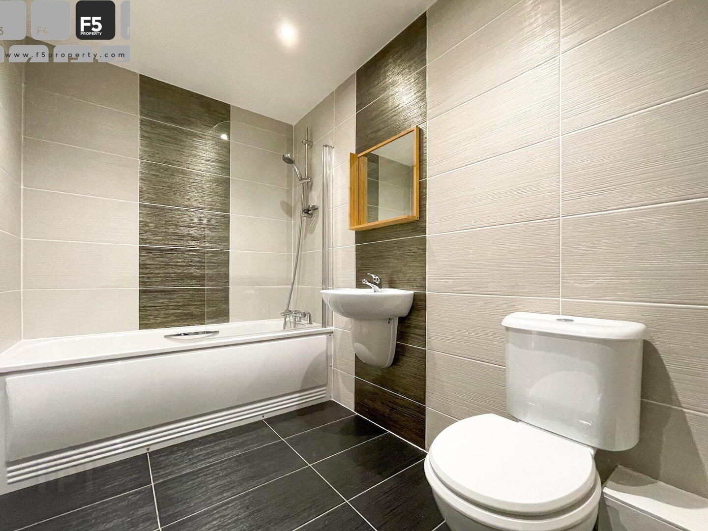 Apt 4, 120 Upper Newtownards Road 8 of 9