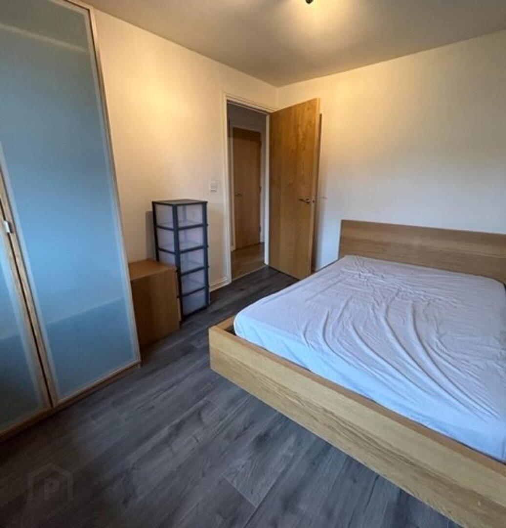 Apt 3, 26 Wynford St 8 of 9