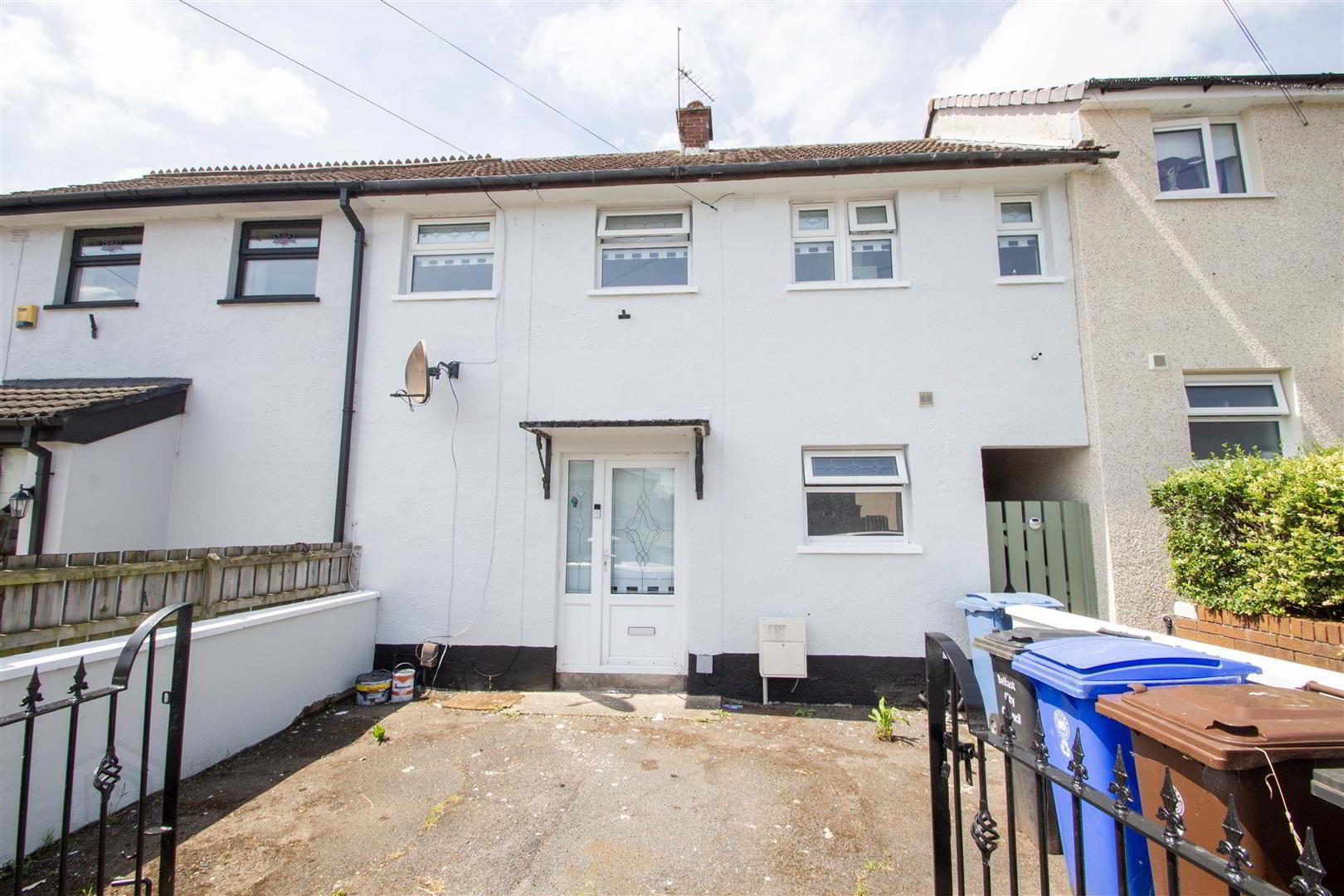 72 Ballymurphy Road 2 of 5