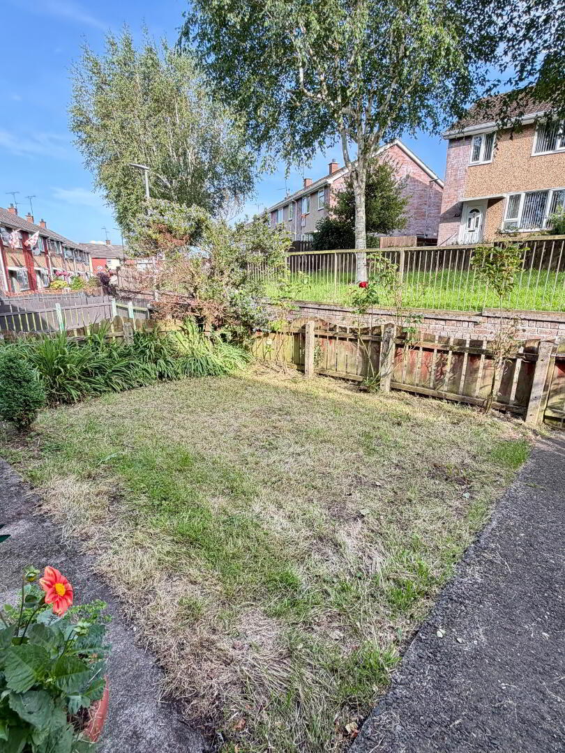 19 Drumbreda Gardens 26 of 26