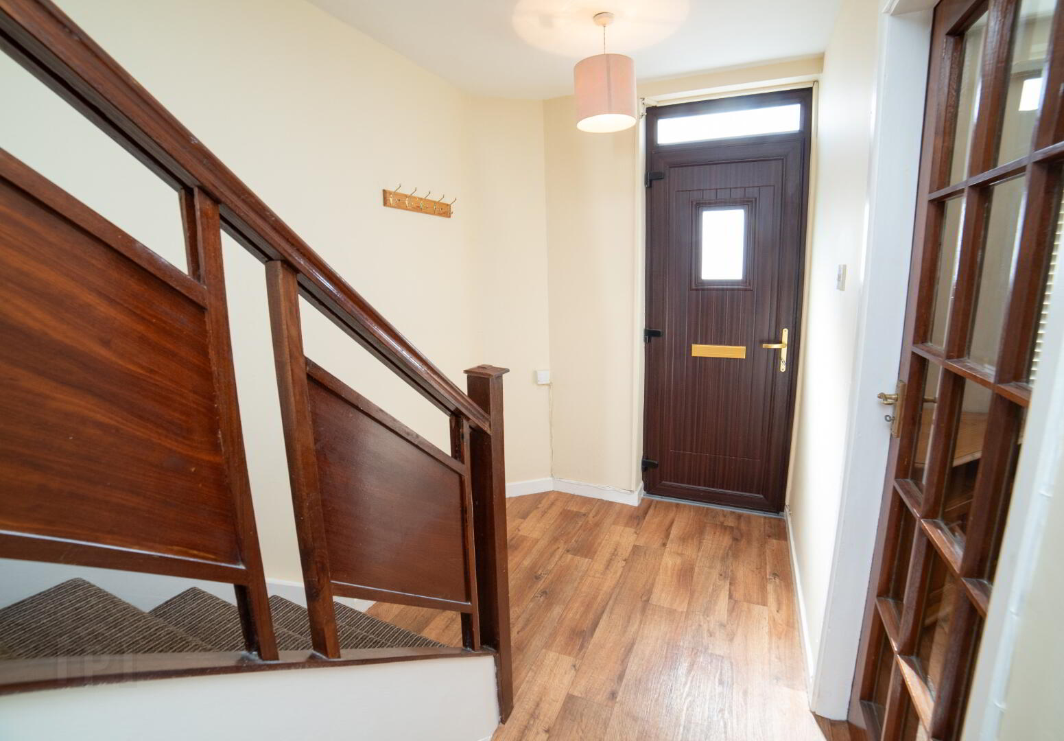 2 Dealyard Mews 3 of 17