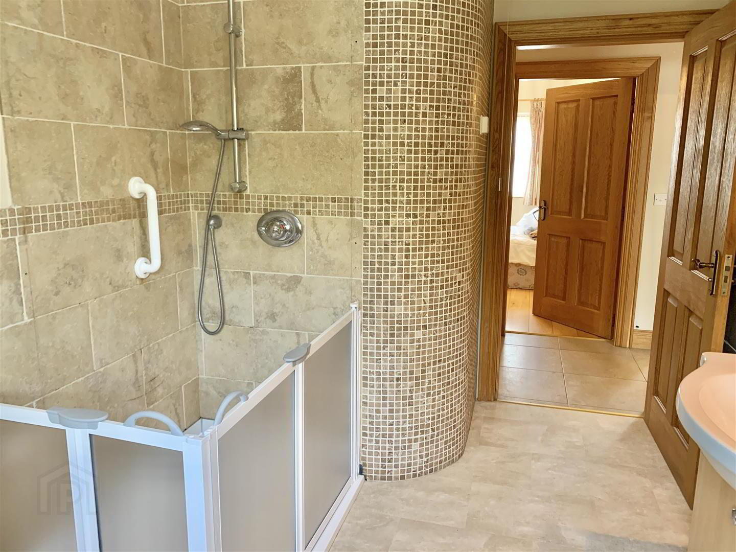 9a Birches Road 14 of 15