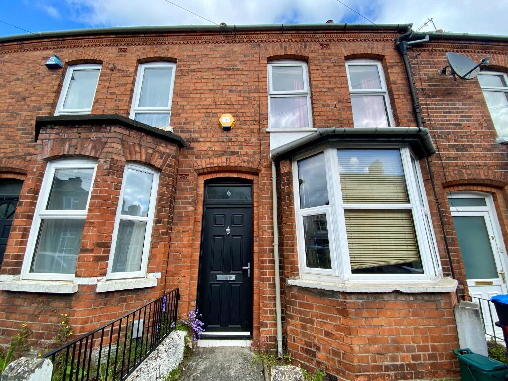 6 Sandhurst Gardens 1 of 8