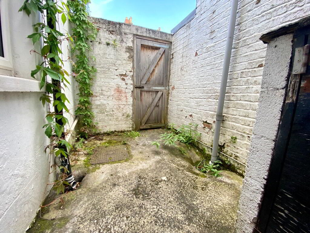 6 Sandhurst Gardens 8 of 8