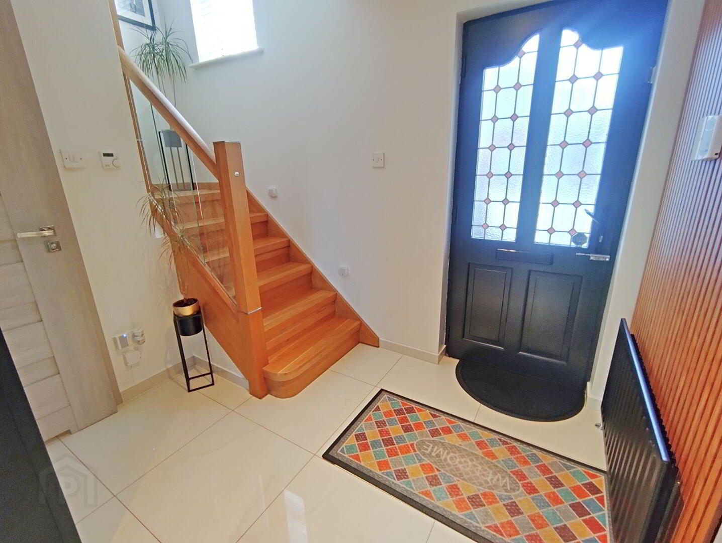 9 Ashgrove 2 of 32