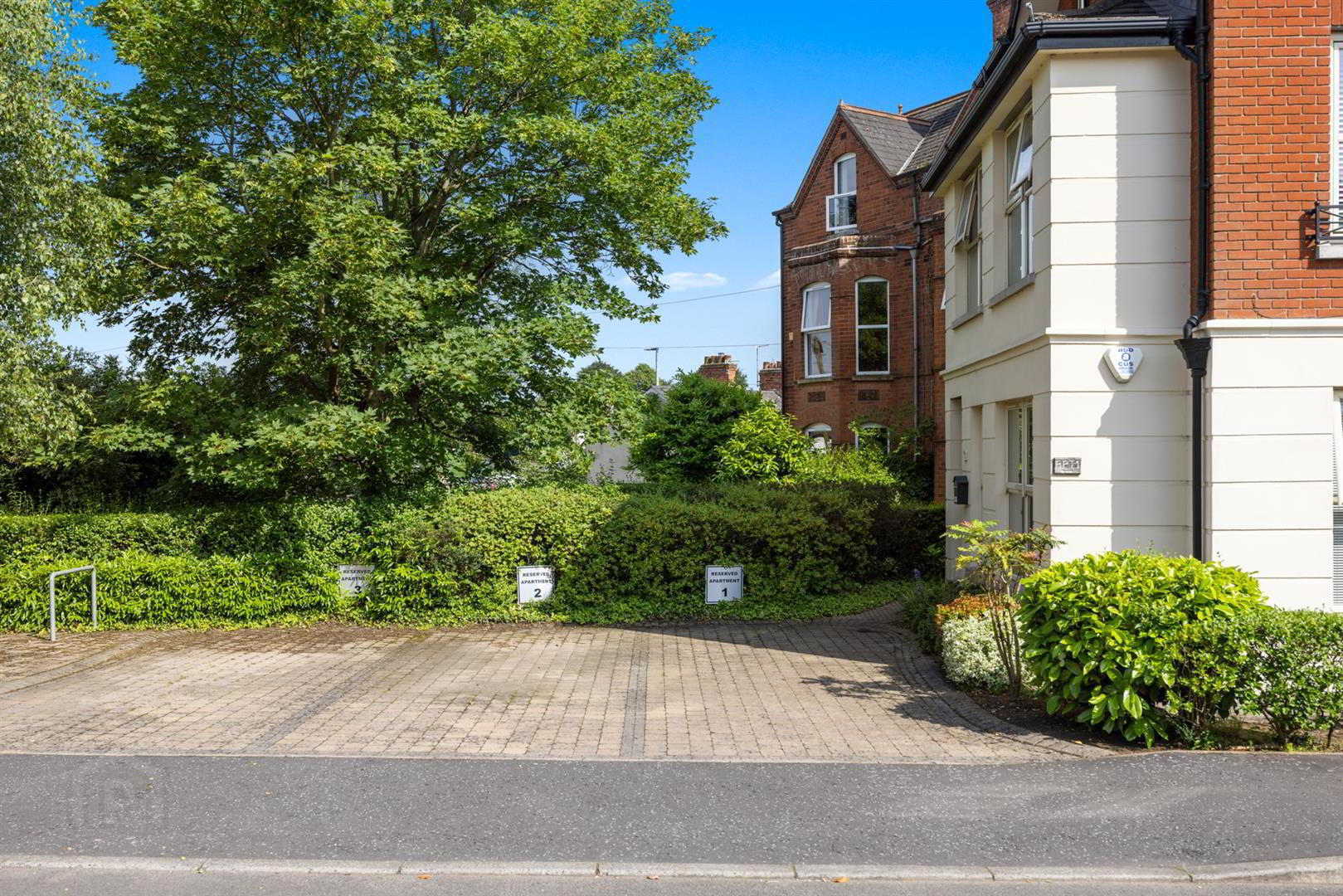 Apt 2, 2 Burghley Mews 23 of 24