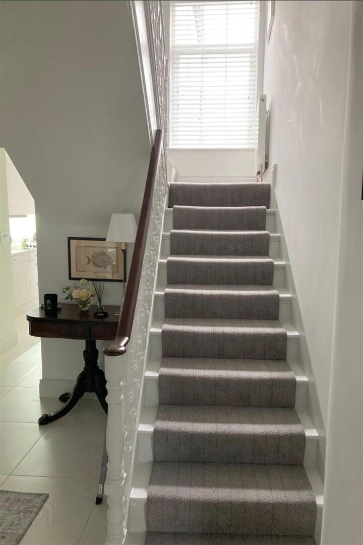 122 High Street 3 of 8