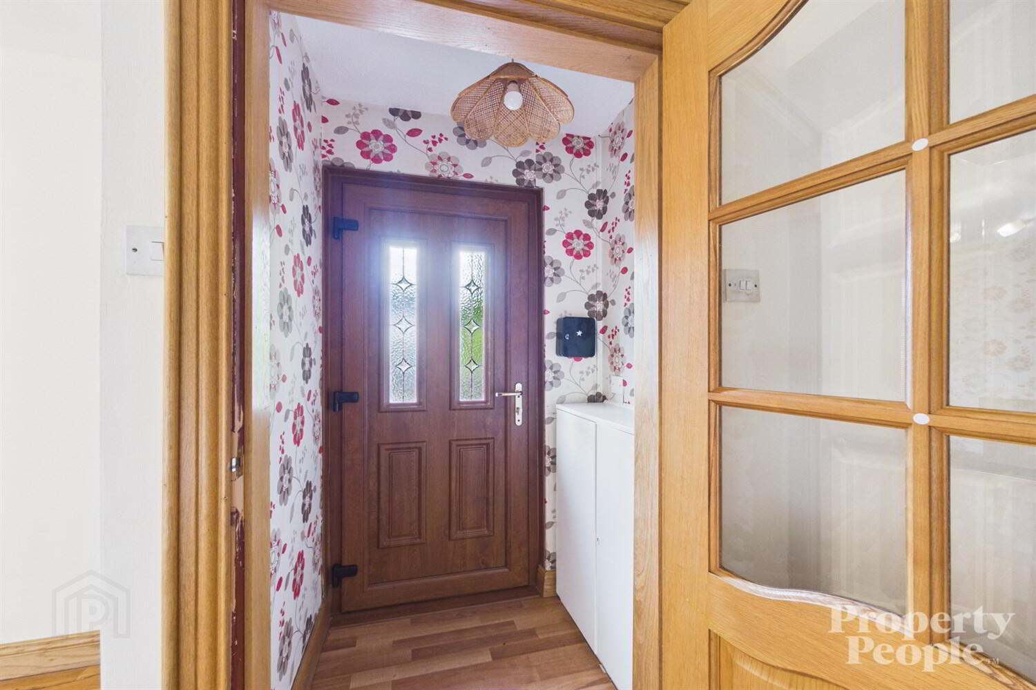 9 Lindsay Court 3 of 38