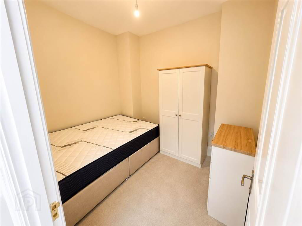 Apt 5, 531 Antrim Road 6 of 6