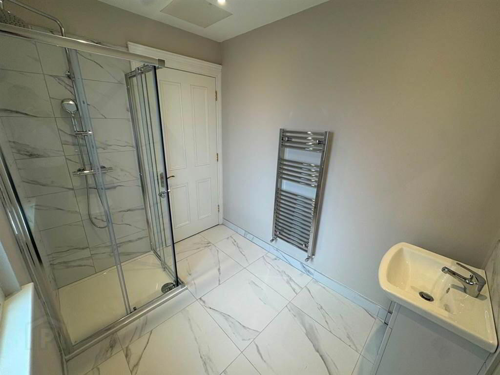 Apt 2, 531 Antrim Road 7 of 7