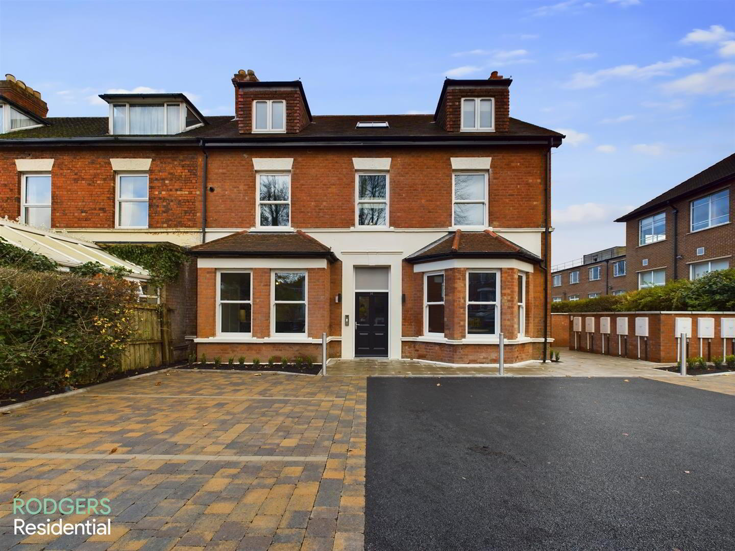 Apt 1, 14 Windsor Avenue 2 of 16
