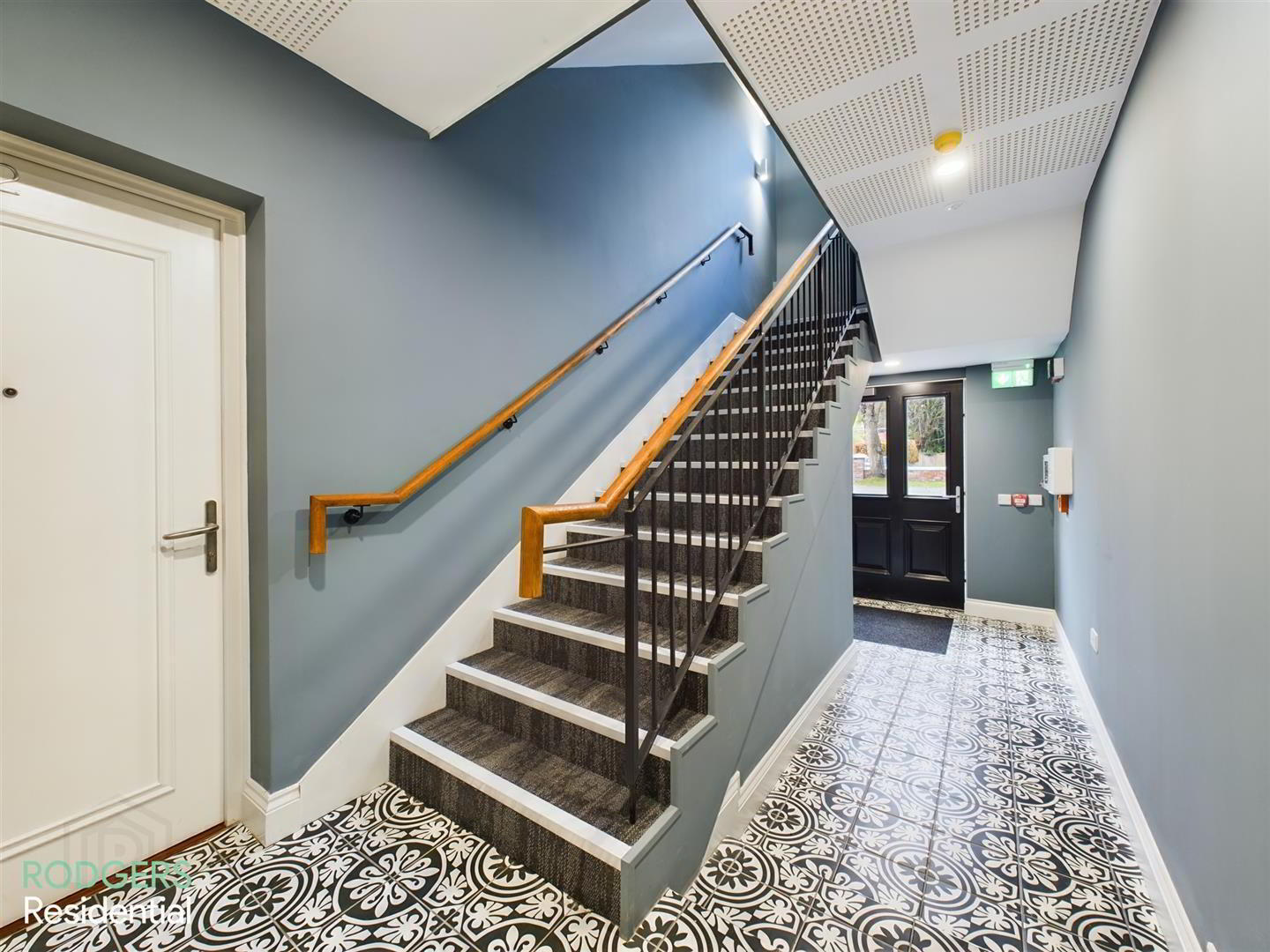 Apt 1, 14 Windsor Avenue 3 of 16