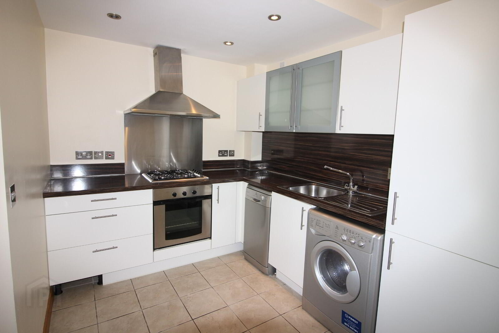96 Victoria Place, 20 Wellwood Street 3 of 6