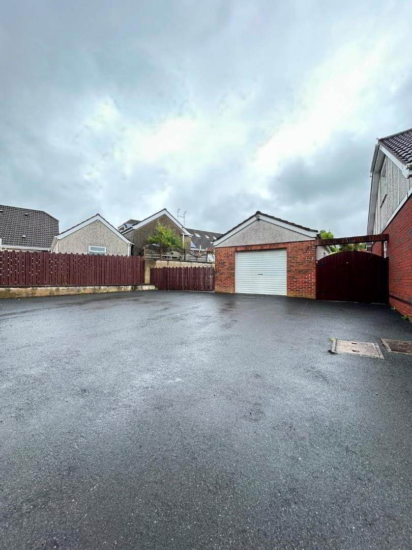 10 Brompton Court 26 of 26