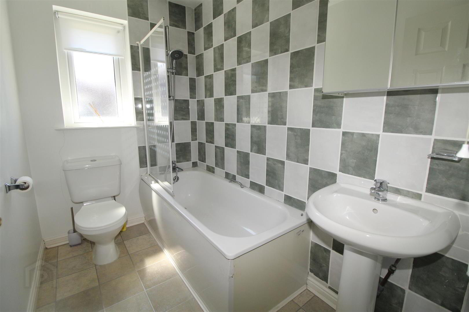 6 Glenmount Grove 11 of 12