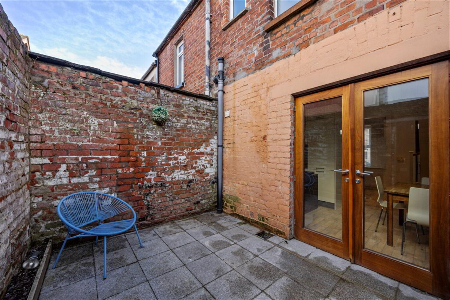 23 Hugh Street 11 of 12