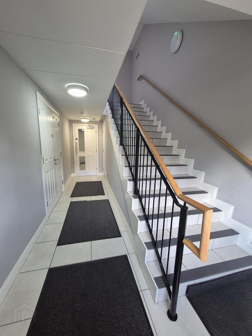 Apt 1, 120 Upper Newtownards Road 3 of 17