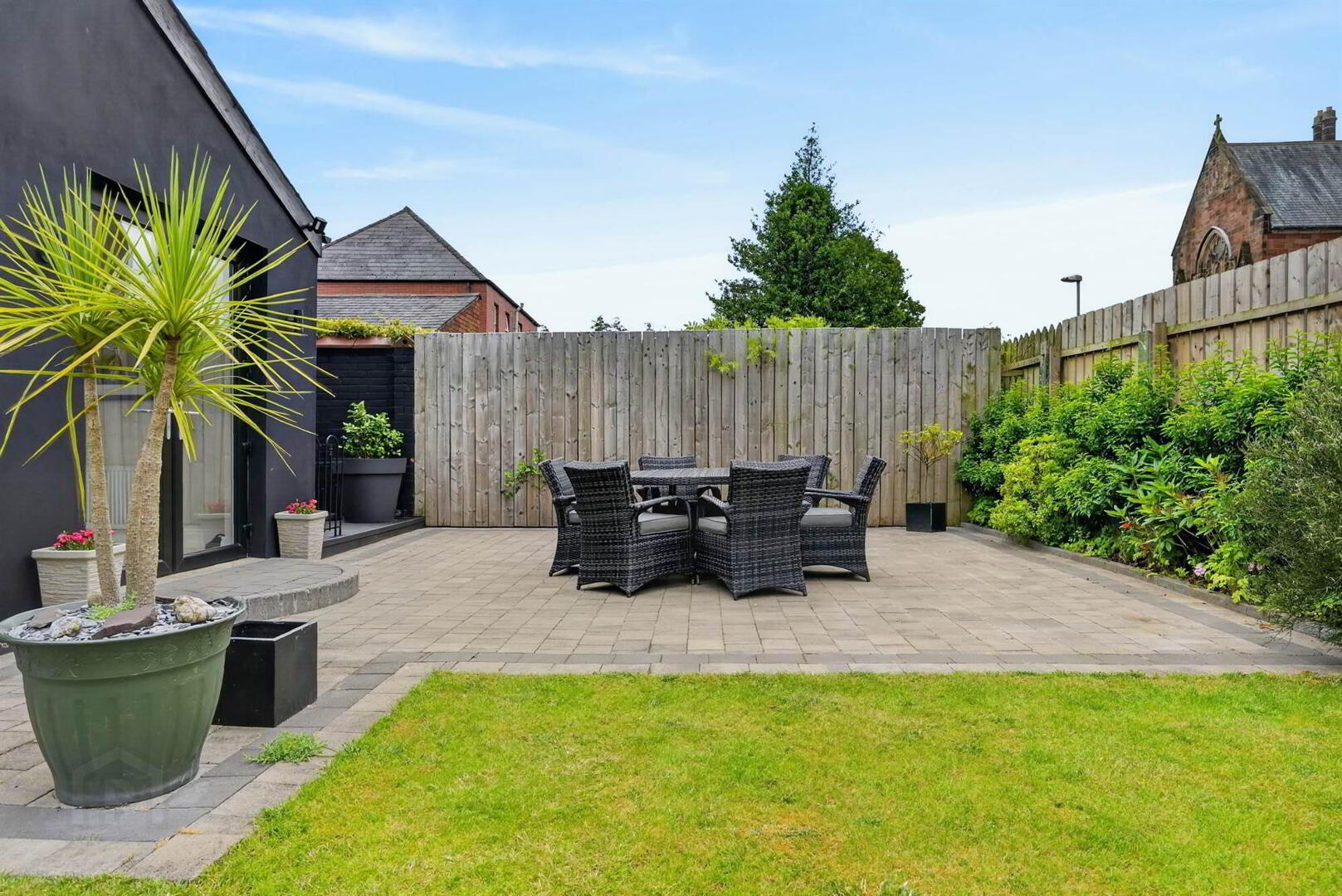 1 Edgcumbe Gardens 42 of 43