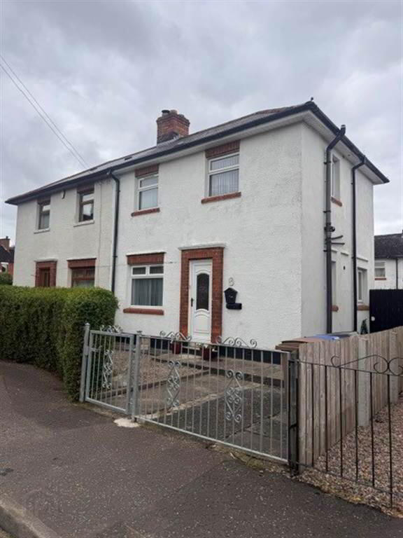 13 Chesham Drive 1 of 10