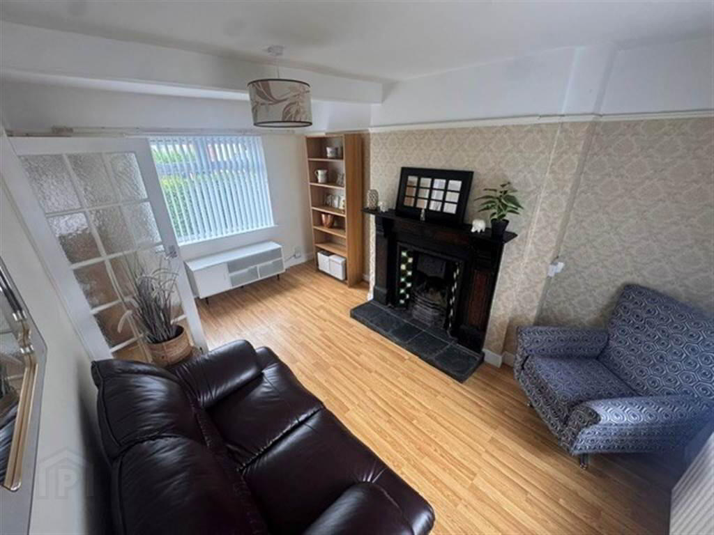 13 Chesham Drive 2 of 10