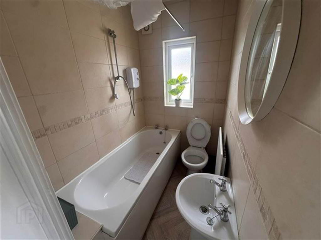 13 Chesham Drive 9 of 10