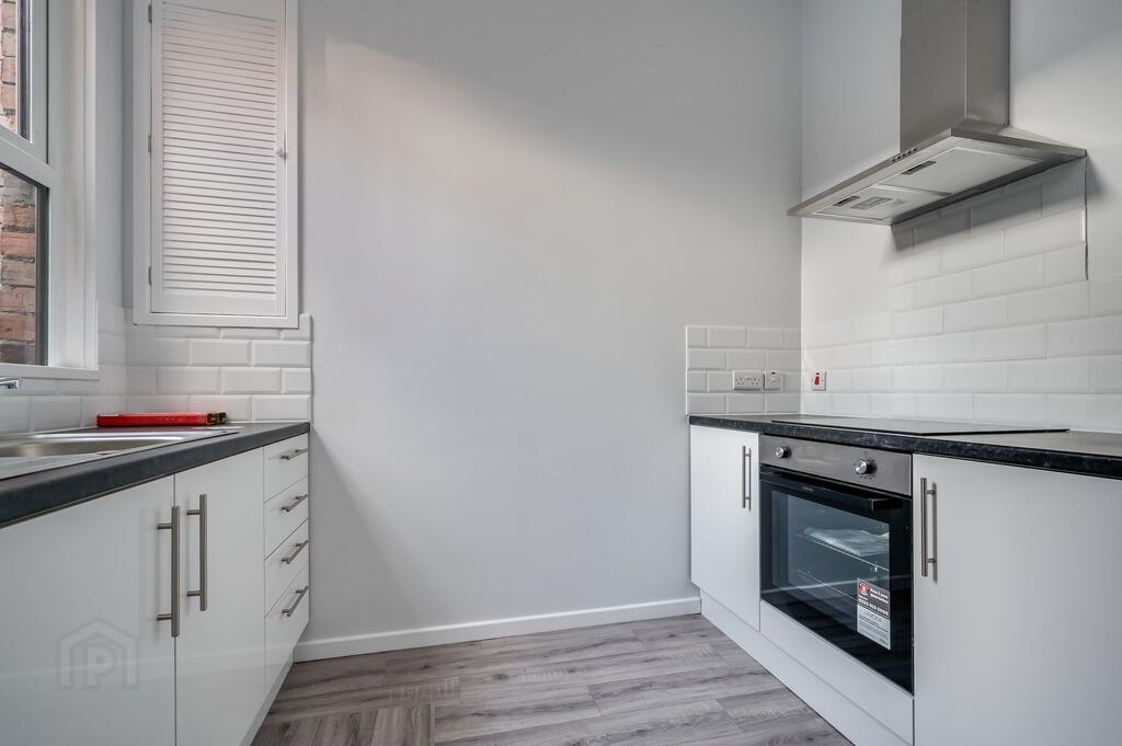 Flat 4, 11 Camden Street 3 of 8