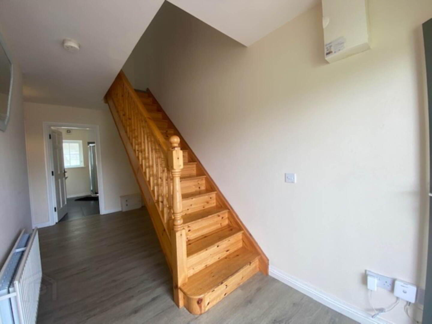 33 Stewarts Court 2 of 14