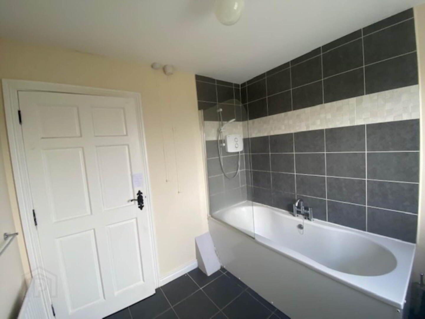 33 Stewarts Court 14 of 14