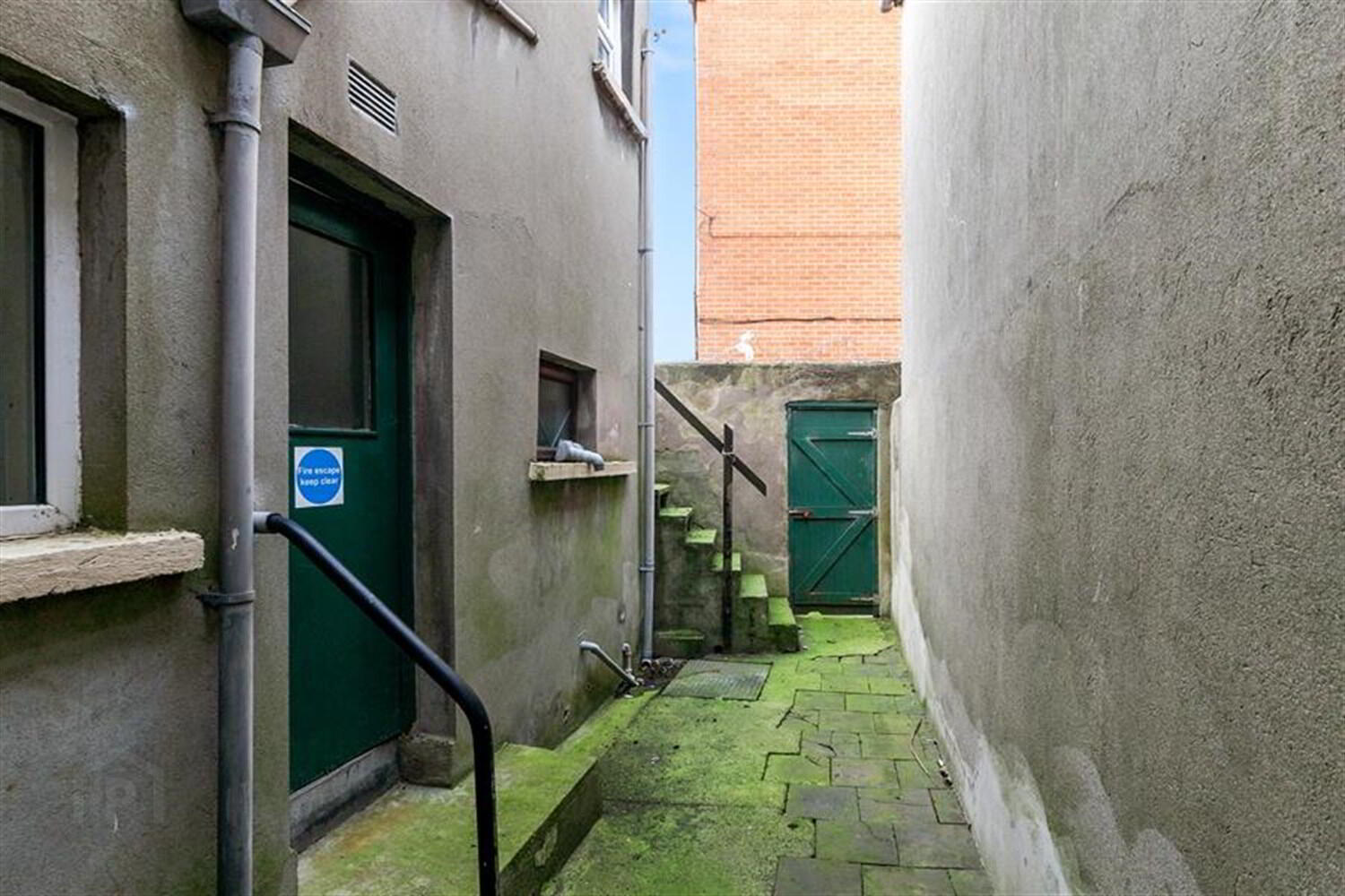 Apt 2, 27 Wolseley Street 13 of 14