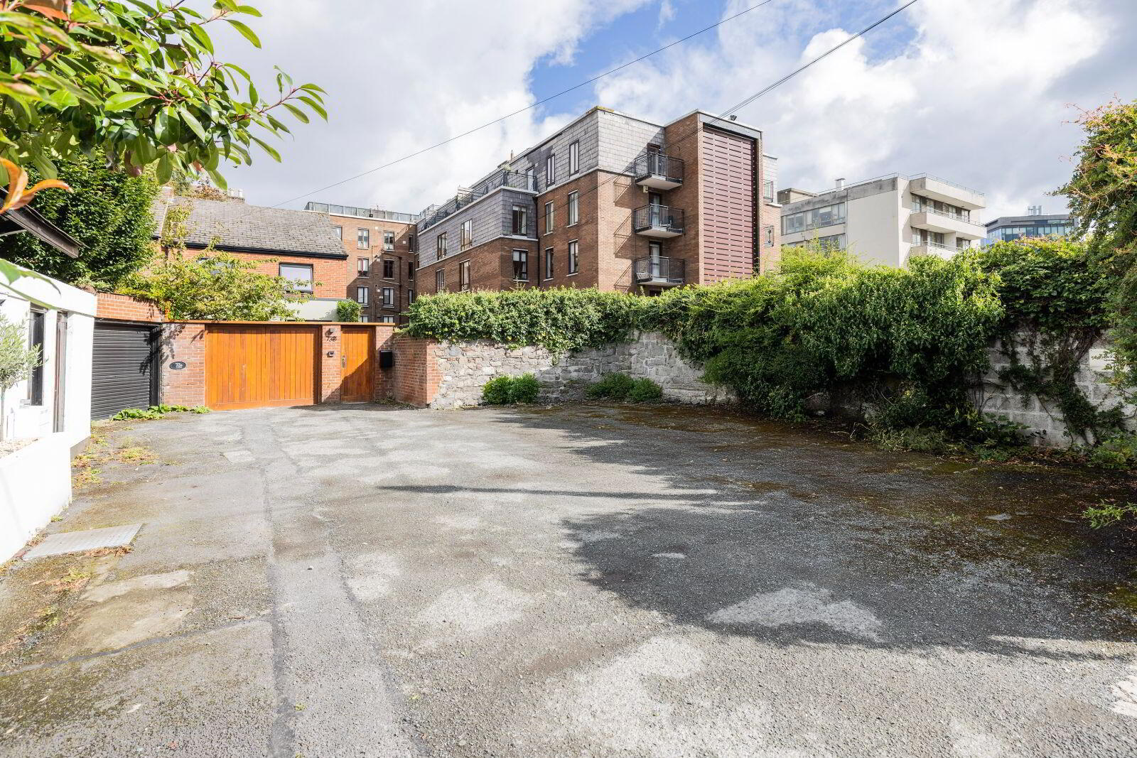 73 Pembroke Lane 34 of 35