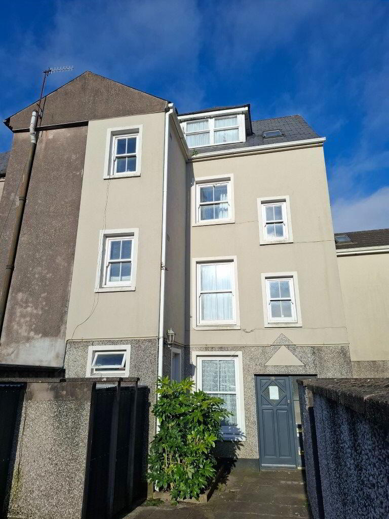Apartment A, 16 Red Abbey Court 2 of 11