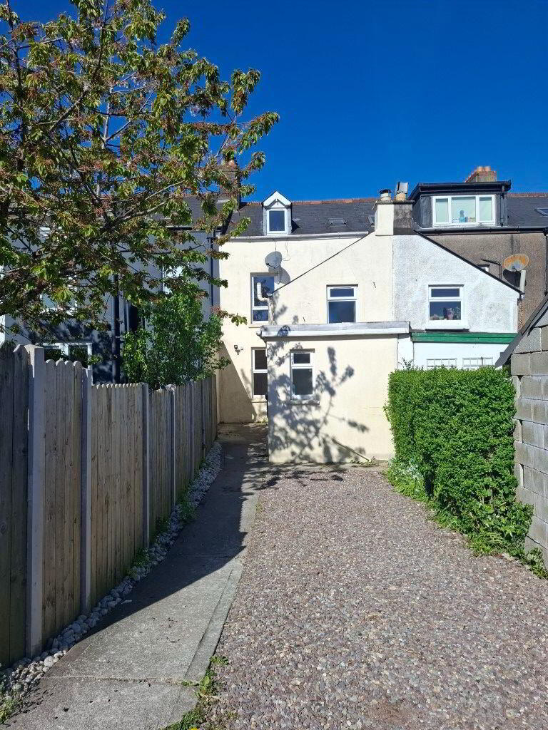 12 Wallace's Avenue 19 of 19