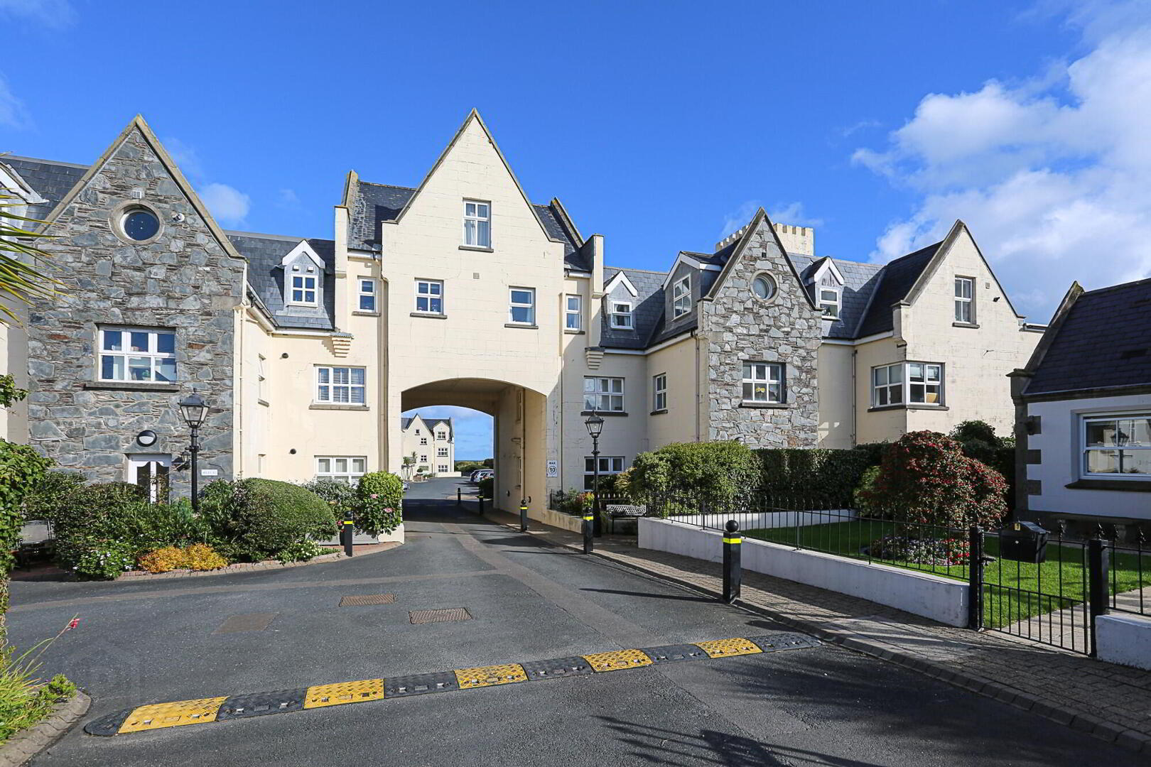 3 Groomsport House 1 of 11