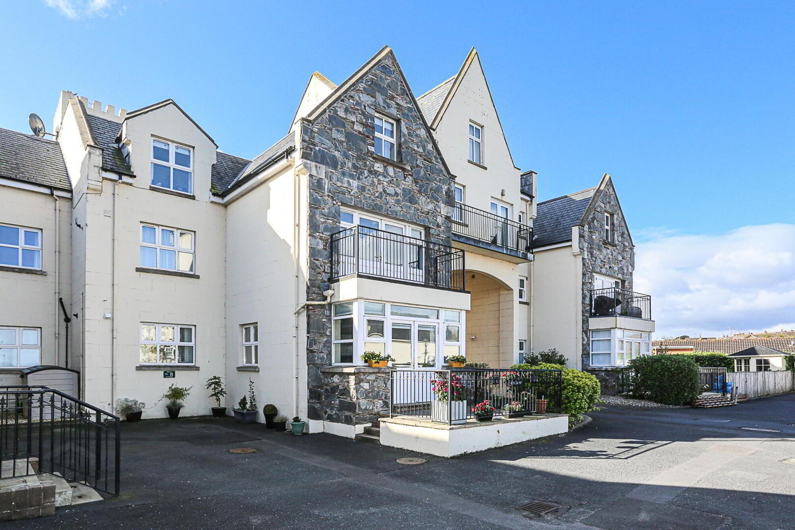 3 Groomsport House 3 of 11