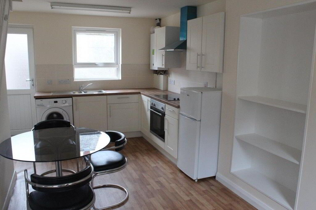 56 Fortuna Street 2 of 14
