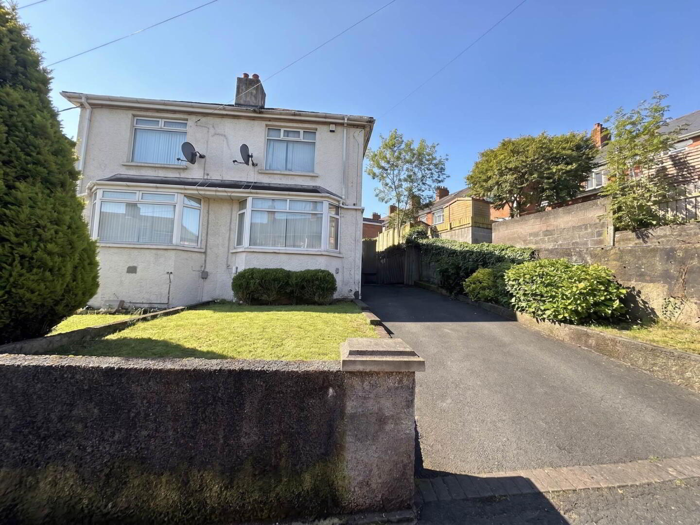 98 Upper Dunmurry Lane 1 of 11