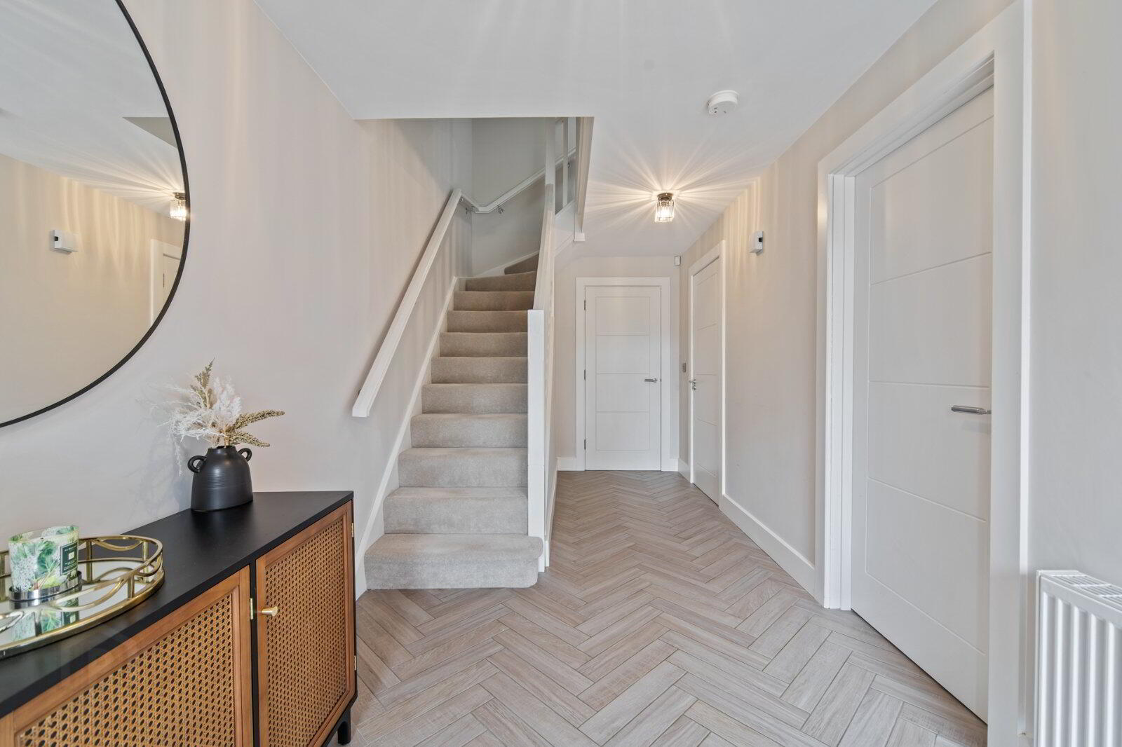 24 Moira Gate 3 of 32