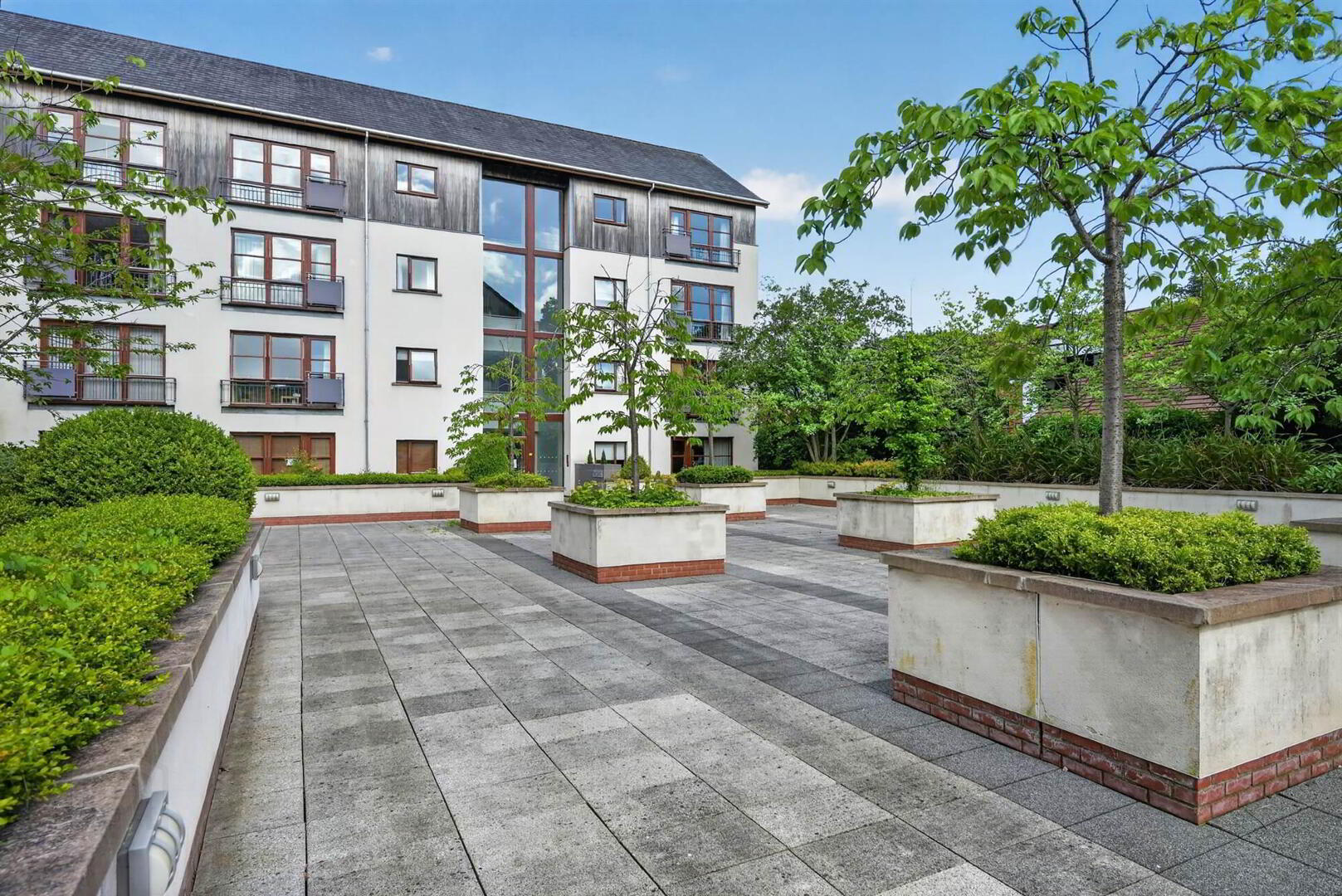 A19 Apt The Oaks, Malone Square, 40 Windsor Park 2 of 22