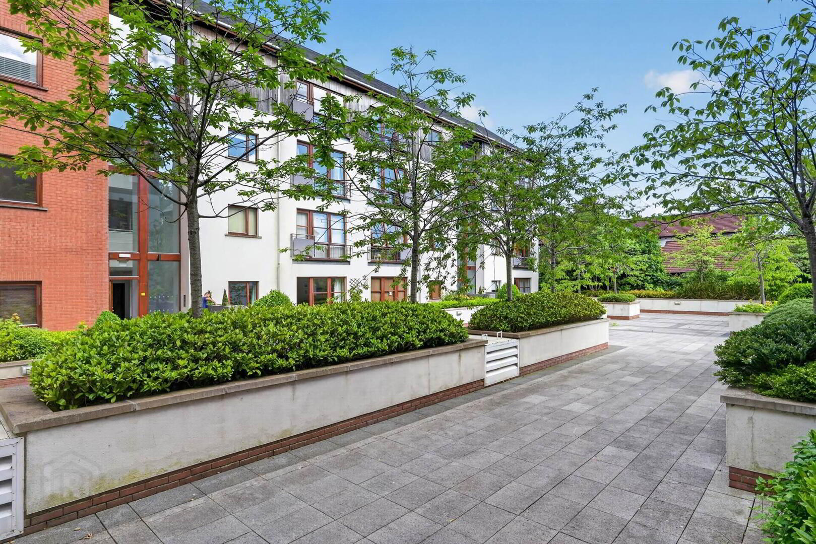 A19 Apt The Oaks, Malone Square, 40 Windsor Park 3 of 22