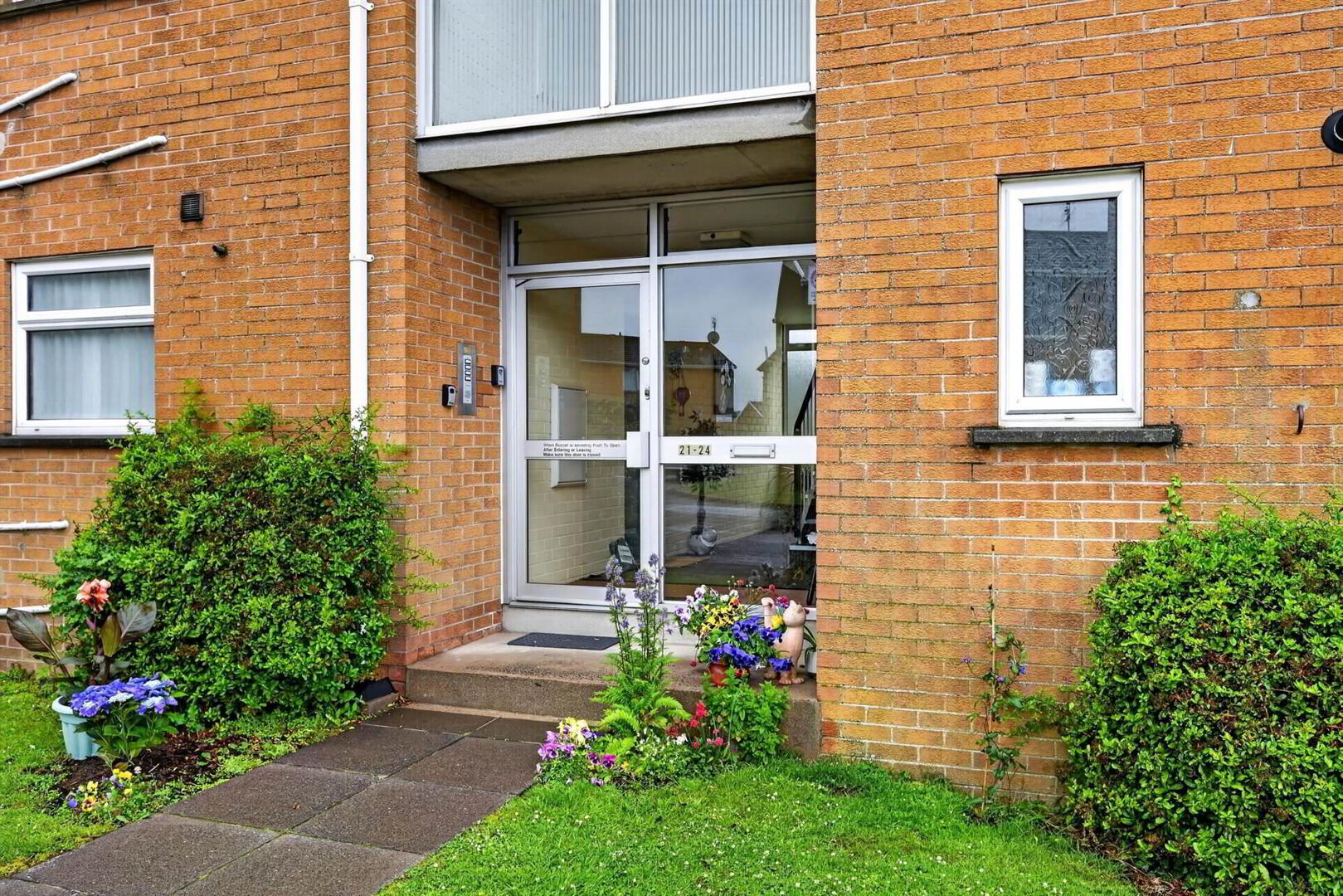 Apt 24, Sunningdale Court 2 of 18