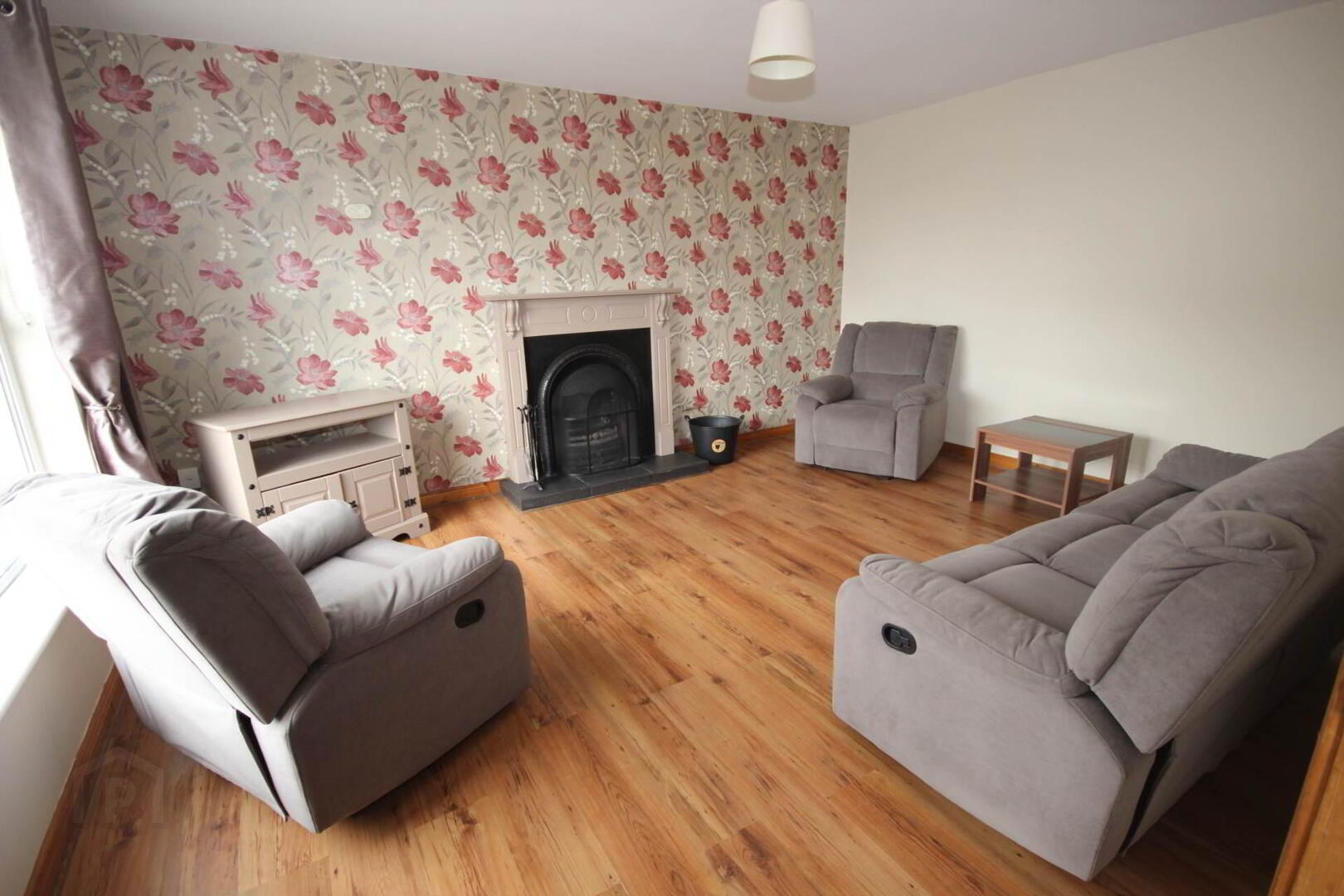 7 Gleann Tain Manor 3 of 19