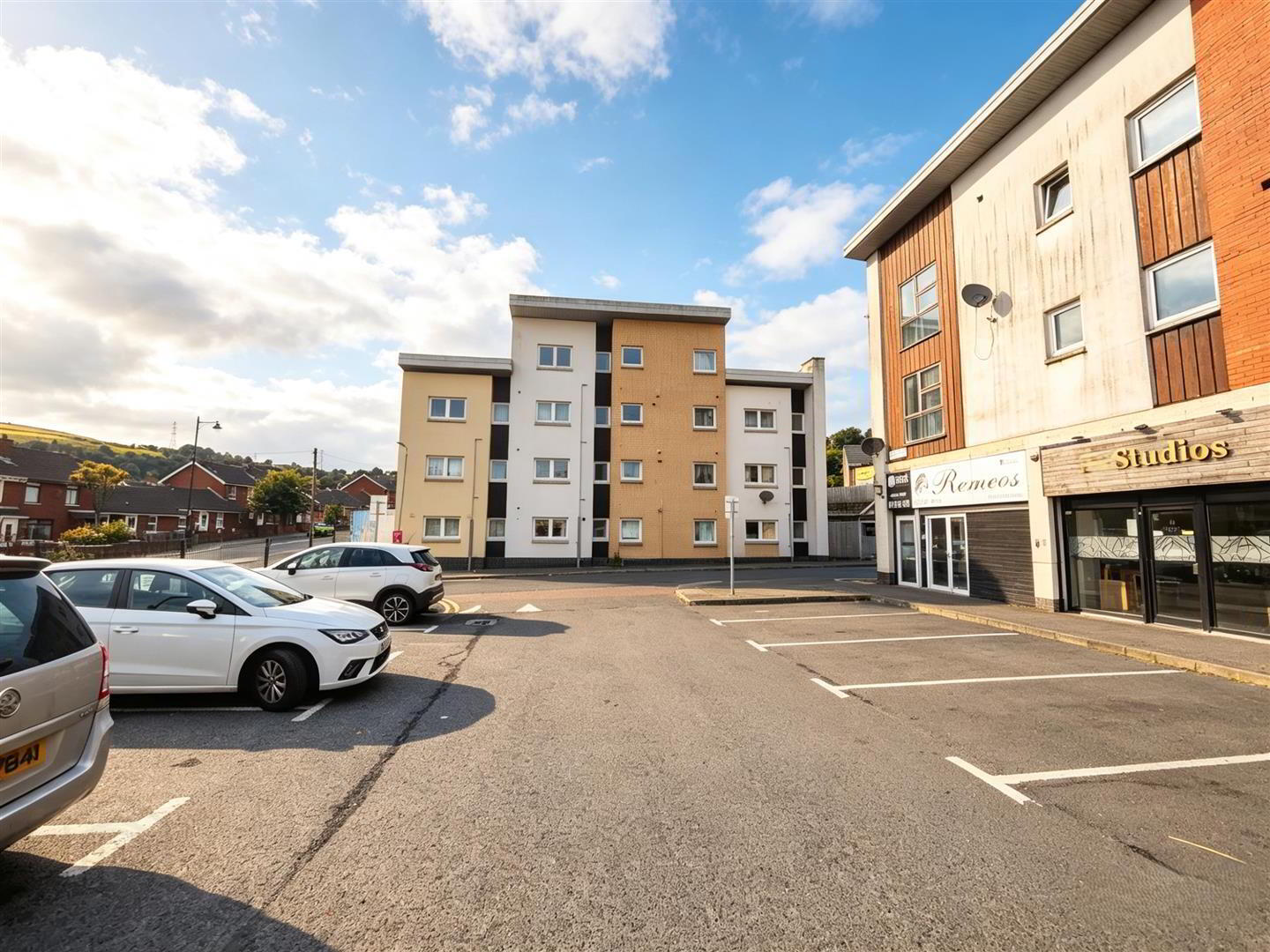 Unit 2, Weavershill Square 3 of 17