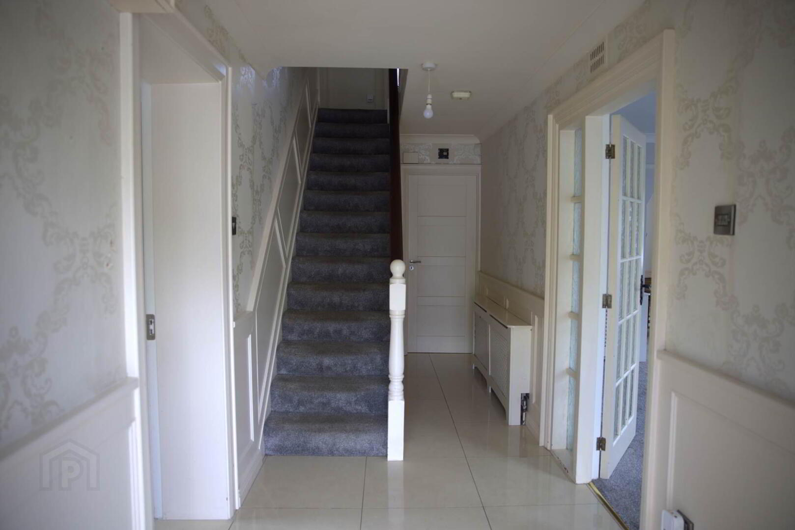 15 Oaklands Park 3 of 39