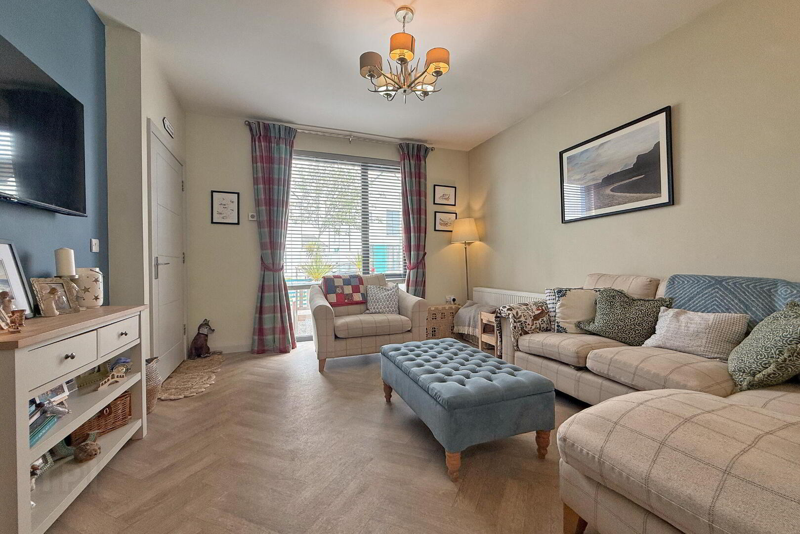 8 Hatheran Avenue 3 of 22