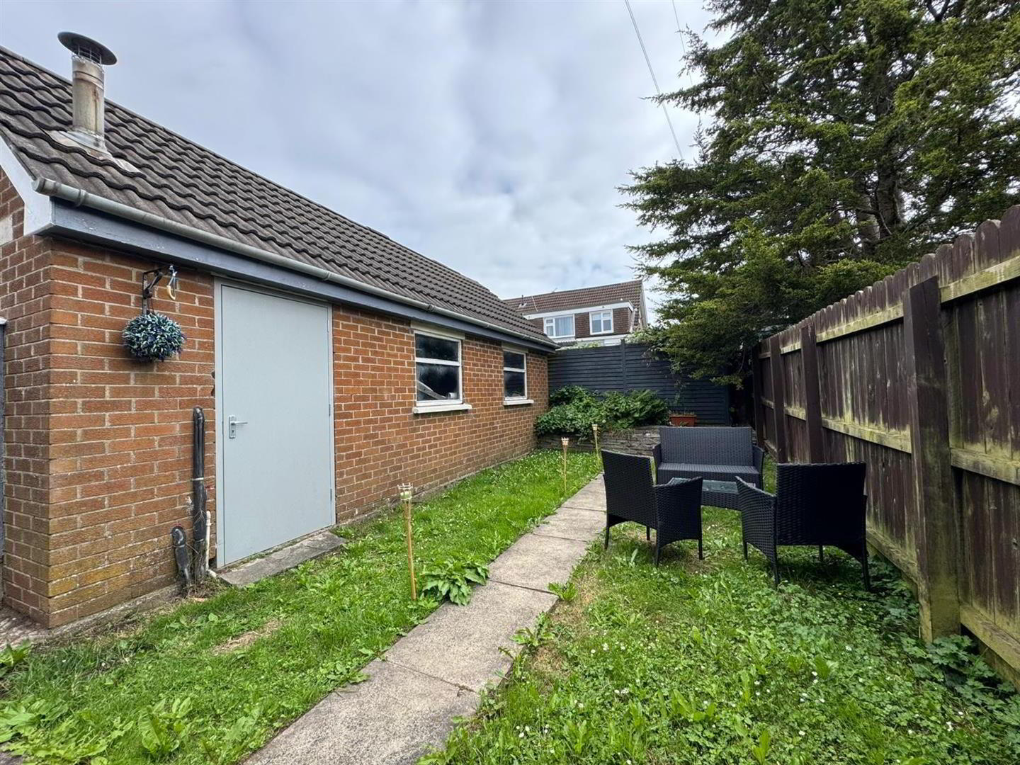 12 Ballyhenry Avenue 1 of 8