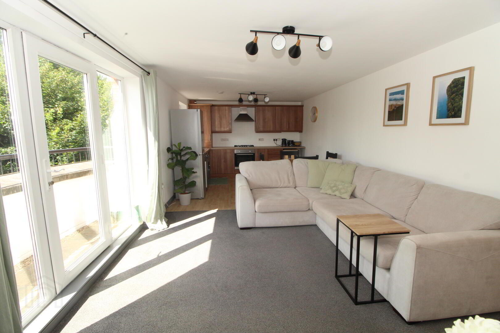 14 Glenmount Manor 2 of 10