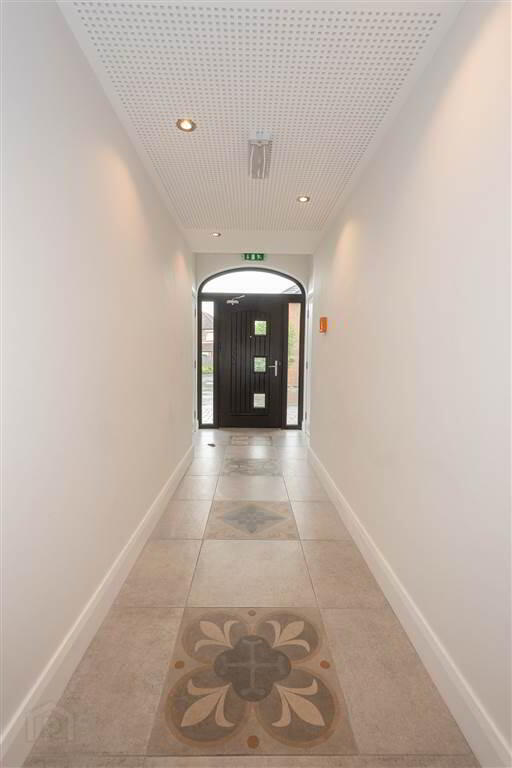 Apt 1, 201 Holywood Road 2 of 10
