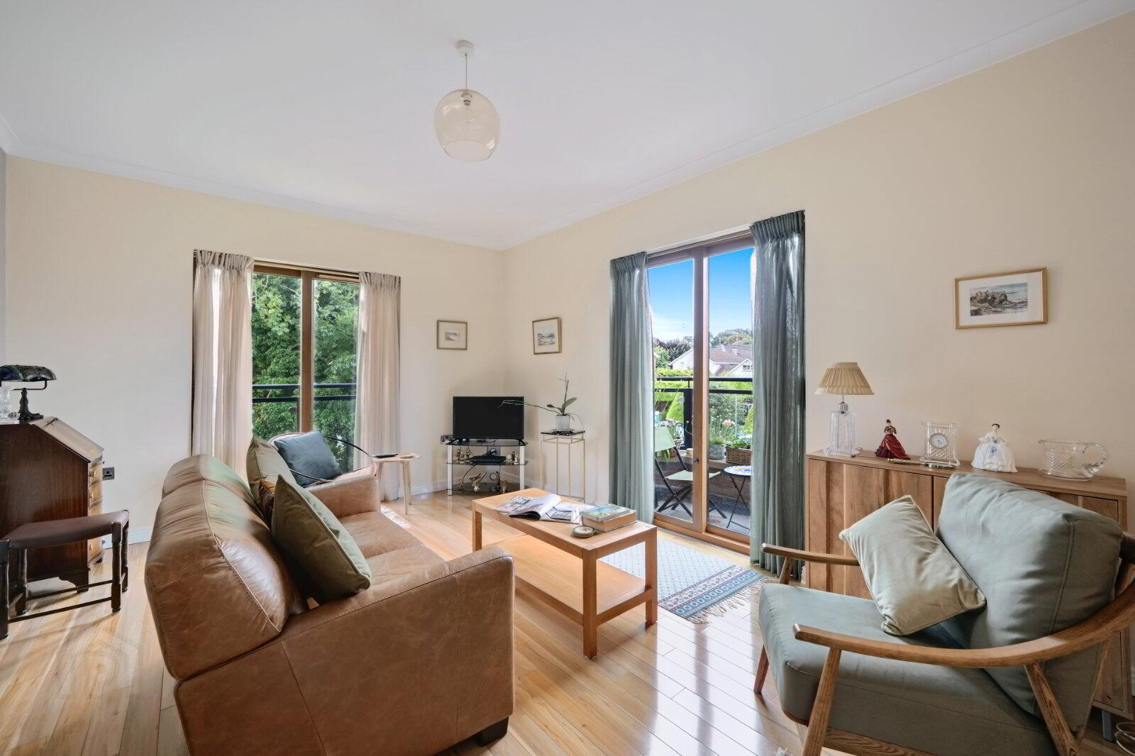8 Thornleigh Mews 3 of 17